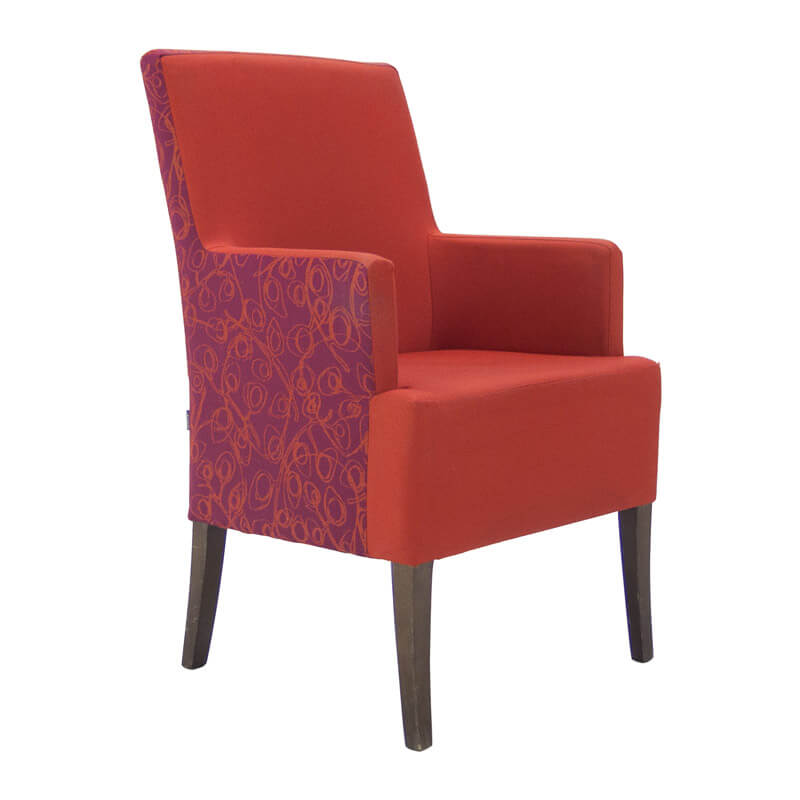 Gebruikte fauteuil Satelliet rood/oranje stoffering met houten onderstel