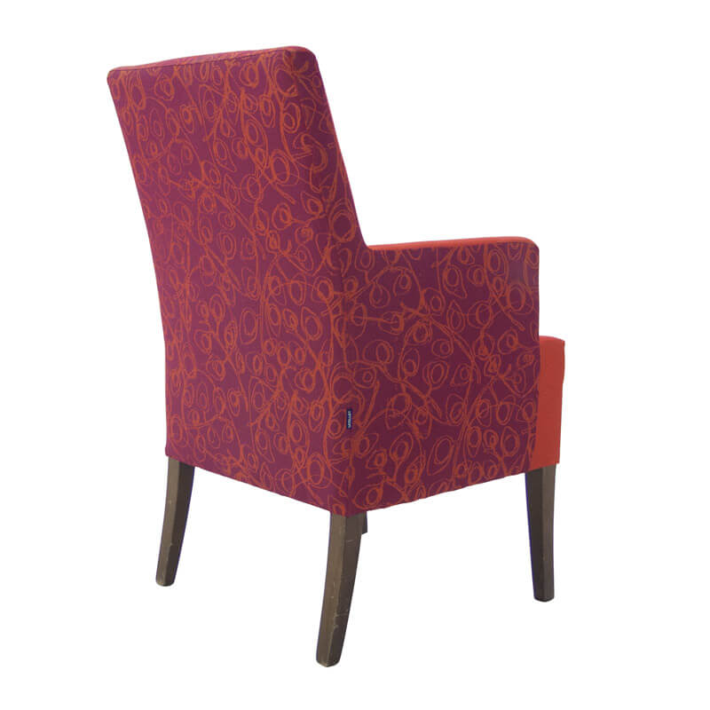 Gebruikte fauteuil Satelliet rood/oranje stoffering met houten onderstel